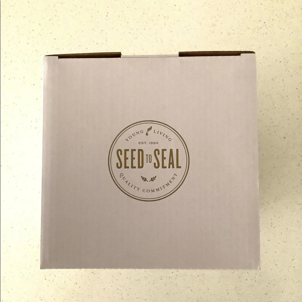 DIFFUSER CERAMIC HAVEN YOUNG LIVING NEW INCLUDES TWO OILS - Picture 6 of 9